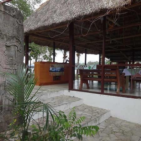 Hotel Santa Barbara Tikal Flores Eksteriør bilde
